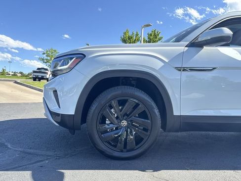 Used 2023 Volkswagen Atlas Cross Sport SE w/ Panoramic Sunroof Package AWD/4WD image 30