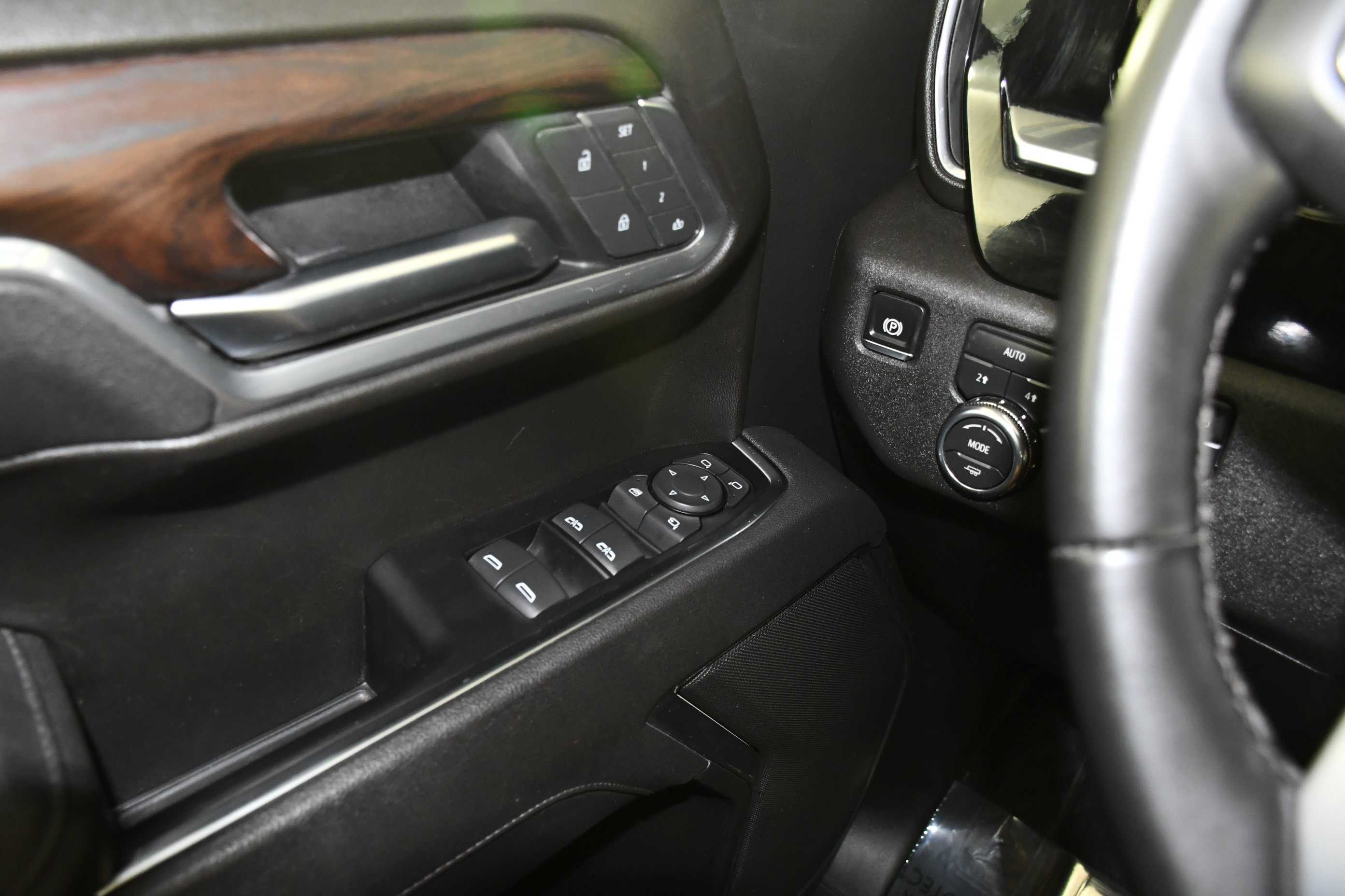 Used 2026 GMC Sierra 1500 SLT AWD/4WD image 35