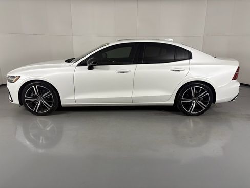 Used 2019 Volvo S60 T5 R-Design image 5