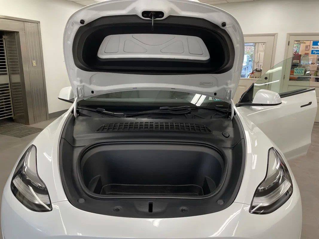 Used 2023 Tesla Model Y AWD image 32