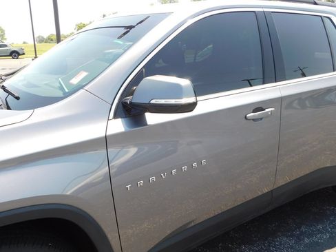 Used 2019 Chevrolet Traverse LT FWD image 11