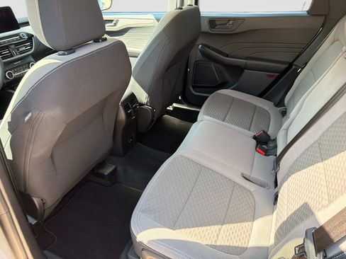 Used 2022 Ford Escape SE w/ SE Sport Appearance Package AWD/4WD image 15