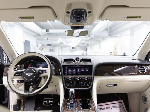 New 2025 Bentley Bentayga Extended Wheelbase image 27