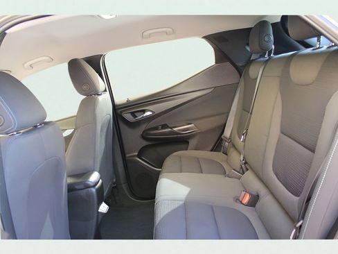 Used 2022 Chevrolet Bolt EUV LT image 16