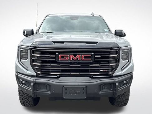Used 2024 GMC Sierra 1500 AT4X image 10