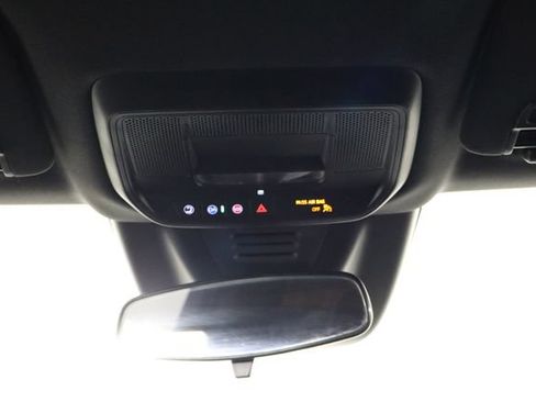 Used 2025 Chevrolet Equinox EV LT FWD image 23