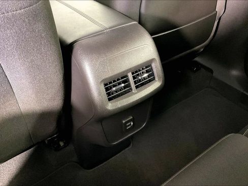 Used 2024 GMC Terrain SLE image 33