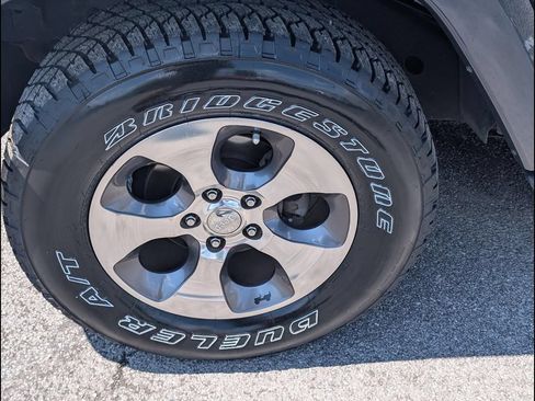 Used 2017 Jeep Wrangler Unlimited Sahara w/ Connectivity Group AWD/4WD image 19