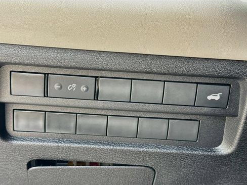 Used 2025 Mitsubishi Outlander SE FWD image 11
