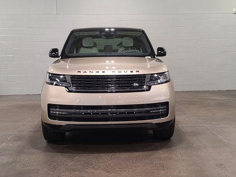 New 2026 Land Rover Range Rover Long Wheelbase SE image 9