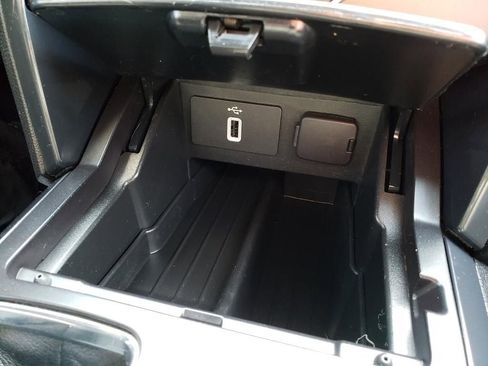 Used 2018 Ford Explorer XLT w/ Equipment Group 202A image 31