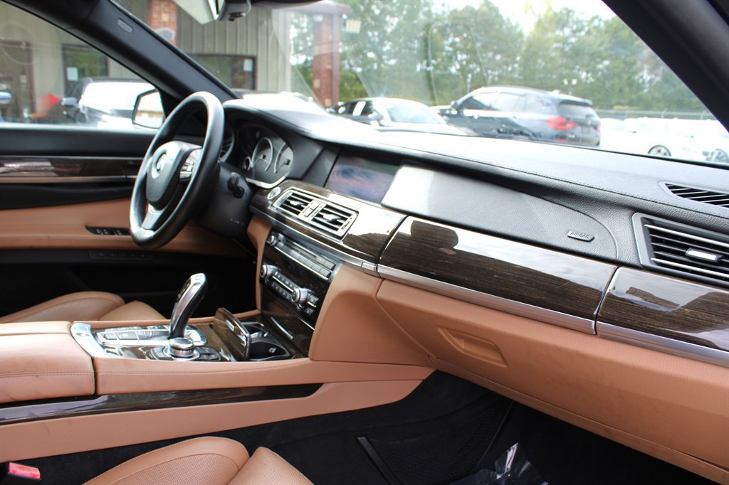 Used 2012 BMW 750Li xDrive AWD/4WD image 17