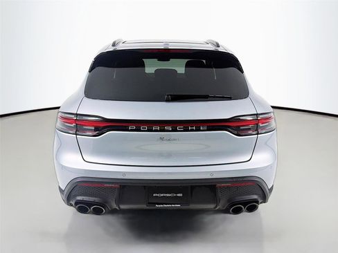 Certified 2025 Porsche Macan AWD/4WD image 25