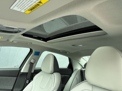 New 2026 Hyundai Elantra Limited FWD image 19