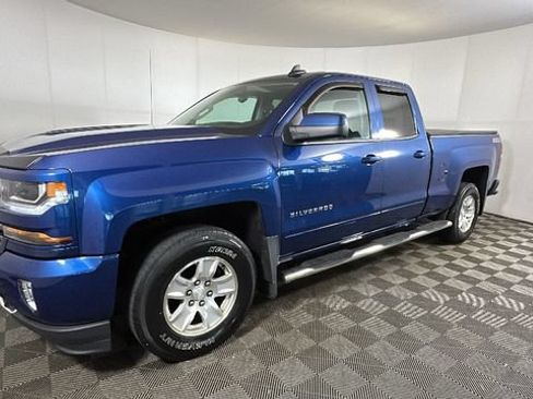 Used 2017 Chevrolet Silverado 1500 LT w/ All Star Edition AWD/4WD image 6