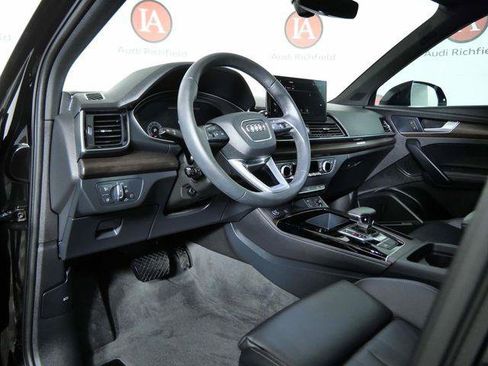 Used 2023 Audi Q5 2.0T Premium Plus w/ Premium Plus Package AWD/4WD image 16