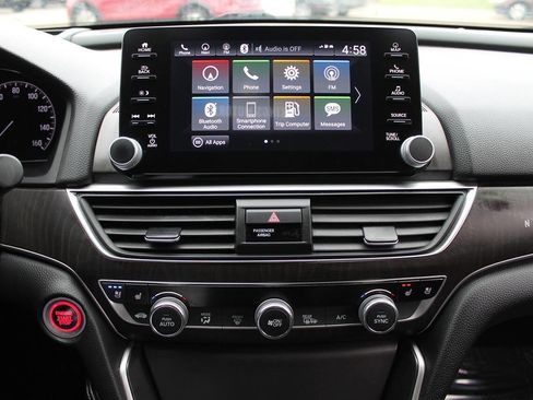 Used 2018 Honda Accord Touring image 32