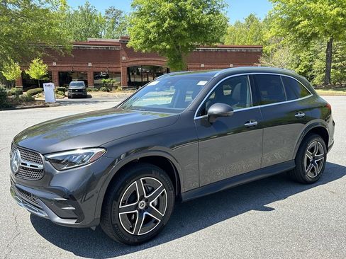 Certified 2025 Mercedes-Benz GLC 300 4MATIC image 4