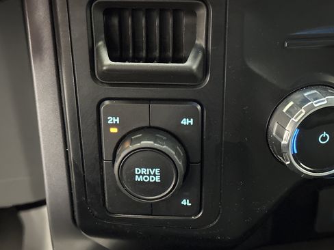 Used 2024 Ford F150 XLT AWD/4WD image 38