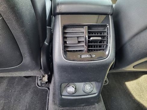 Used 2019 Kia Cadenza Technology image 15