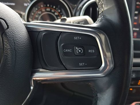 Used 2021 Jeep Wrangler Unlimited Sahara AWD/4WD image 23