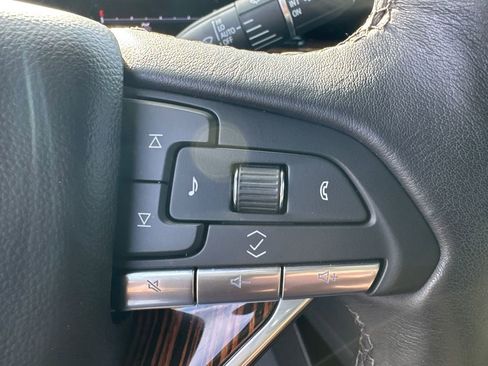 Used 2024 Cadillac Escalade ESV Premium Luxury image 27