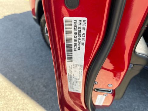 Used 2025 Jeep Compass Trailhawk image 24