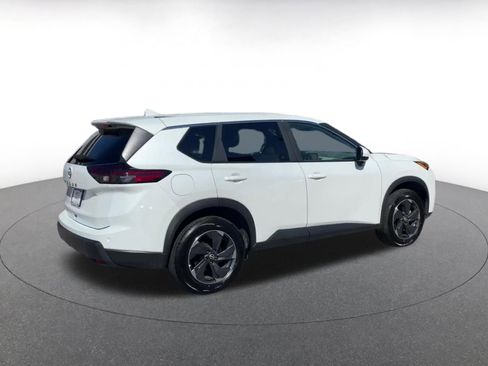 Used 2025 Nissan Rogue SV image 14