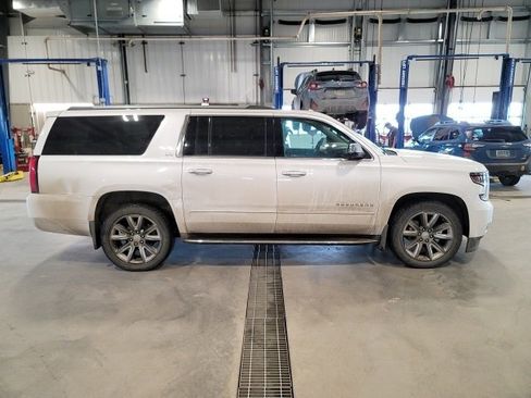 Used 2016 Chevrolet Suburban LTZ image 8
