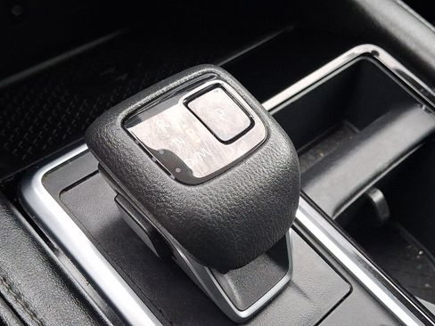 Used 2023 Nissan Pathfinder SL AWD/4WD image 30