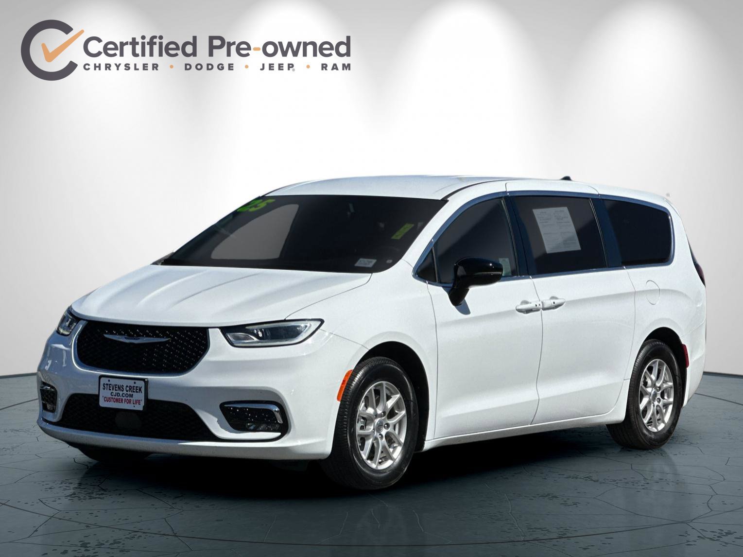 Used 2025 Chrysler Pacifica Select FWD image 8