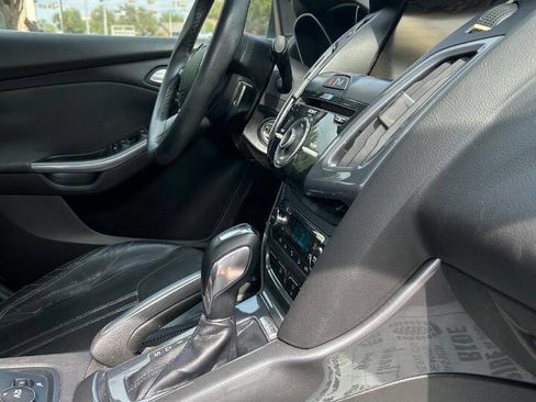 Used 2012 Ford Focus Titanium image 28
