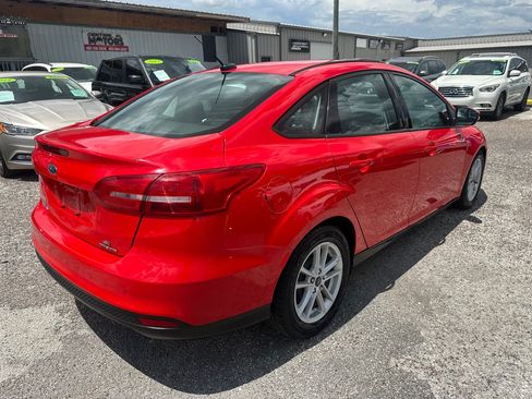 Used 2016 Ford Focus SE w/ SE Cold Weather Package FWD image 6