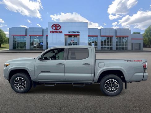 Used 2020 Toyota Tacoma TRD Sport w/ Technology Package AWD/4WD image 4