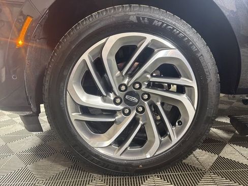 Used 2025 Lincoln Navigator L Reserve image 10