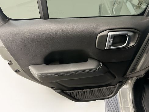 Used 2023 Jeep Wrangler Sahara image 26