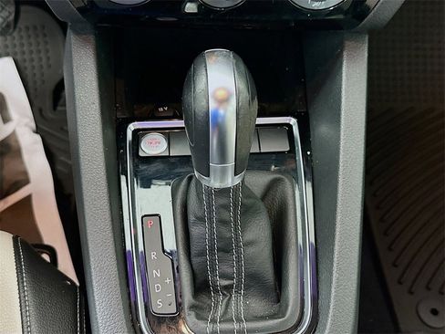 Used 2016 Volkswagen Jetta Sport image 17