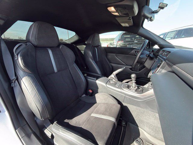 Used 2023 Toyota GR86 Premium w/ ALL Weather Mat Package (TMS) RWD image 5