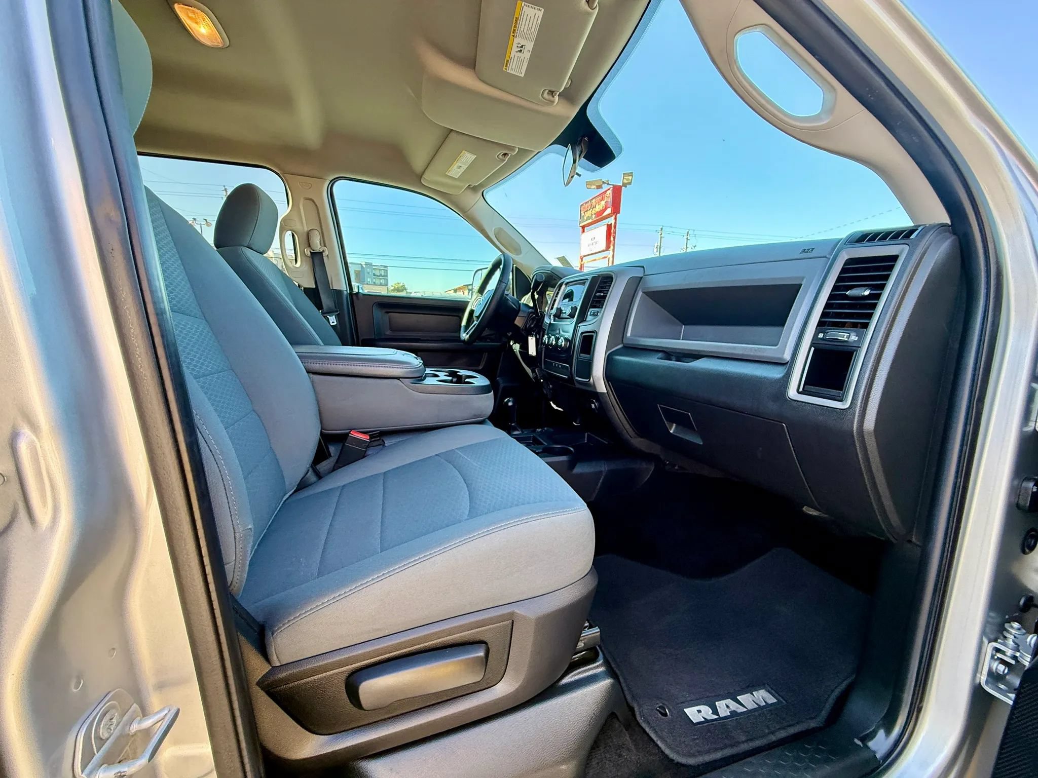 Used 2016 RAM 2500 Tradesman w/ Chrome Appearance Group AWD/4WD image 15