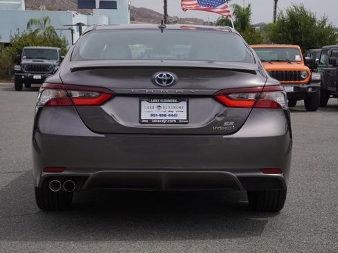 Used 2022 Toyota Camry SE w/ Cold Weather Package FWD image 5
