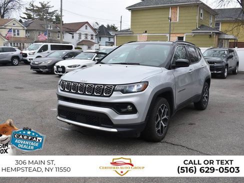 Used 2025 Jeep Compass Limited AWD/4WD image 3