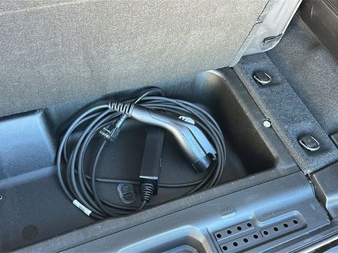 Used 2025 Jeep Wrangler Unlimited Sahara image 30