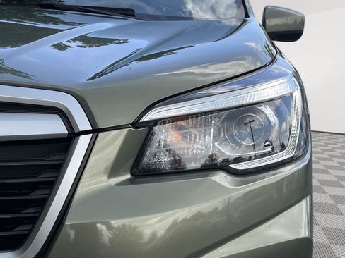 Used 2019 Subaru Forester Premium AWD/4WD image 10