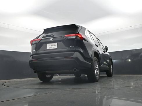 Used 2025 Toyota RAV4 XLE FWD image 30