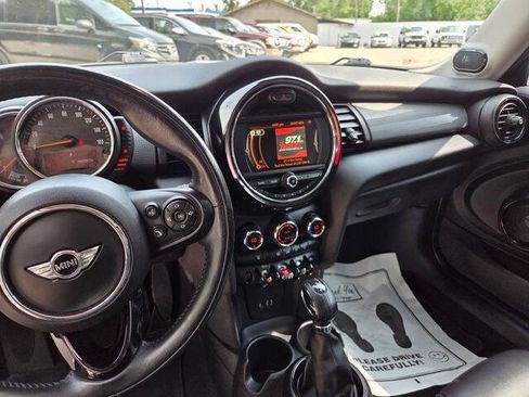 Used 2017 MINI Cooper 2-Door Hardtop FWD image 16