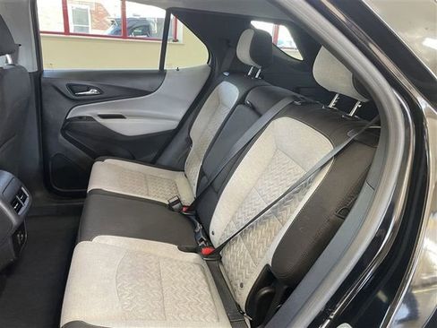 Used 2023 Chevrolet Equinox LT image 29