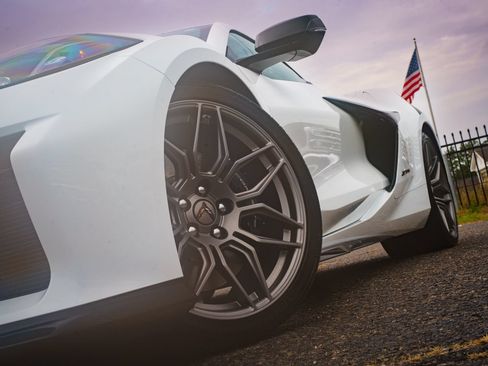Used 2024 Chevrolet Corvette Z06 RWD image 6