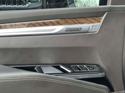 Used 2025 Cadillac Escalade Sport Platinum w/ LPO, ONYX Package image 14