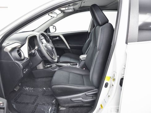 Used 2014 Toyota RAV4 XLE image 11