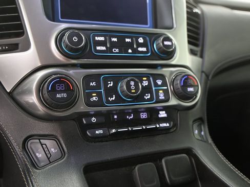 Used 2019 Chevrolet Tahoe LT w/ LT Signature Package image 4